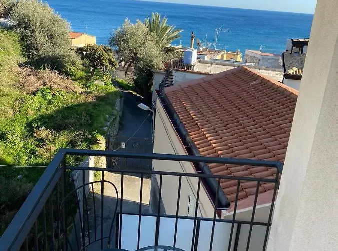 Nick & Santo's Homes 3*