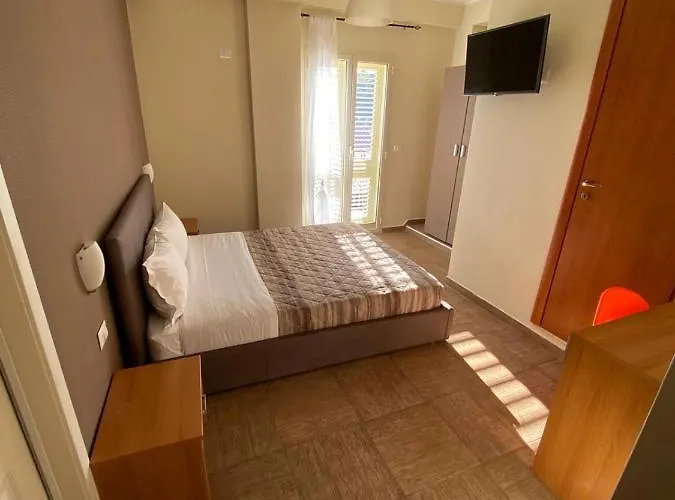 Nick & Santo's Homes 4*