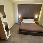 Nick & Santo's Homes Frühstückspension 4*