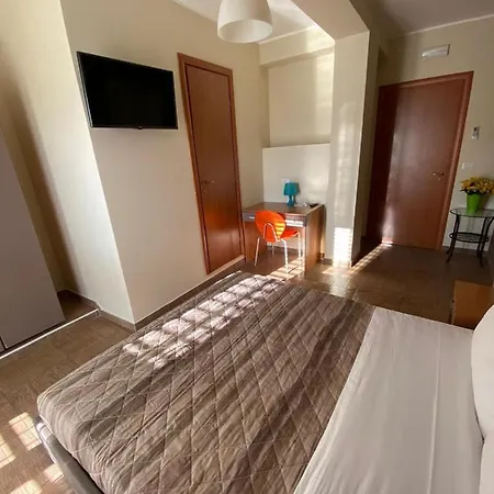 住宿加早餐酒店 Nick & Santo's Homes