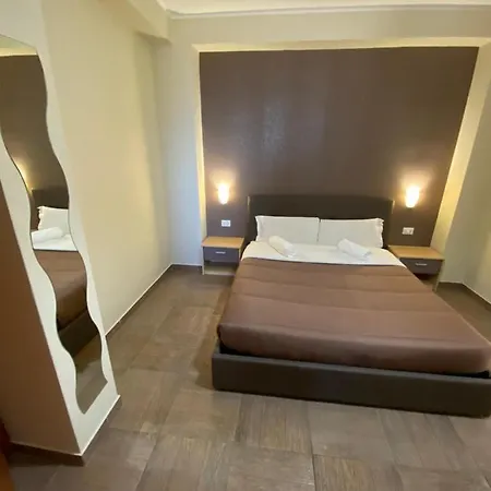Nick & Santo's Homes Готель типу 