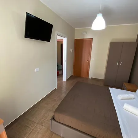 住宿加早餐酒店 Nick & Santo's Homes 贾迪尼-纳克索斯