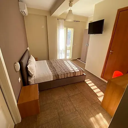 Nick & Santo's Homes Готель типу 