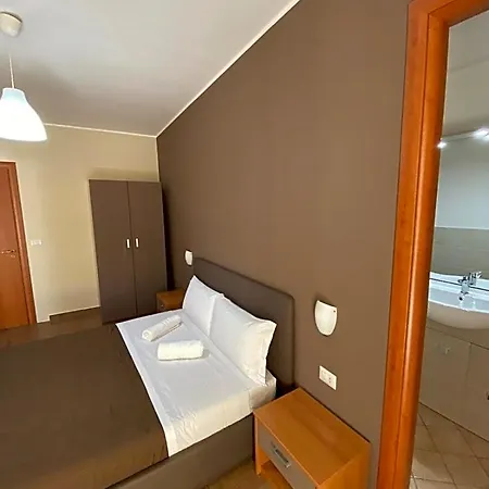 Nick & Santo's Homes Готель типу 
