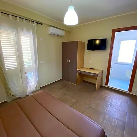 Nick & Santo's Homes Готель типу 