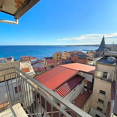 Nick & Santo's Homes 4*
