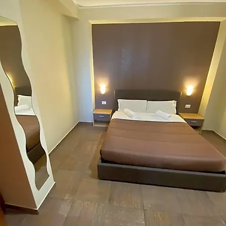 Nick & Santo's Homes Готель типу 