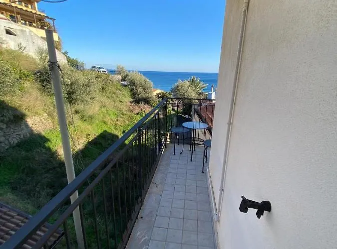 Nick & Santo's Homes Giardini-Naxos