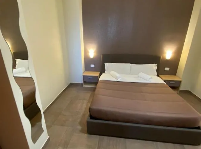 Nick & Santo's Homes Nocleg ze śniadaniem 3*