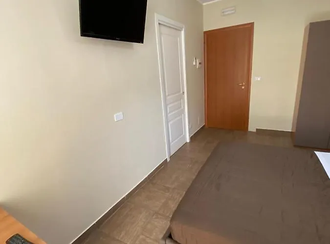 Nick & Santo's Homes B&B 지아르디니낙소스